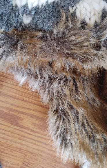 American Eagle Winter hat - Picture 3 of 3